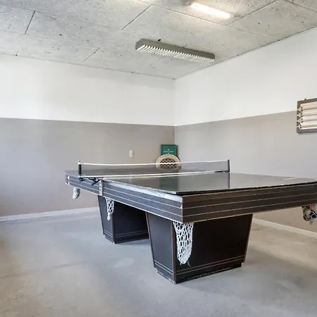 For 12 People With Indoor Pool * Avernæs